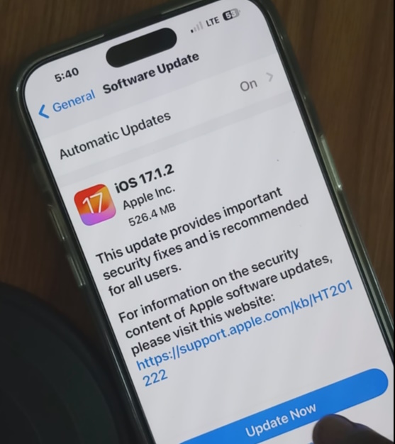 iOS 17.1.2 update